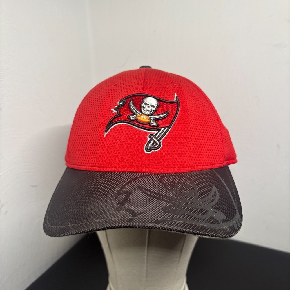 Tampa Bay Buccaneers New Era Hat Size Medium/Large Stretch Flag NFL 39Thirty Cap